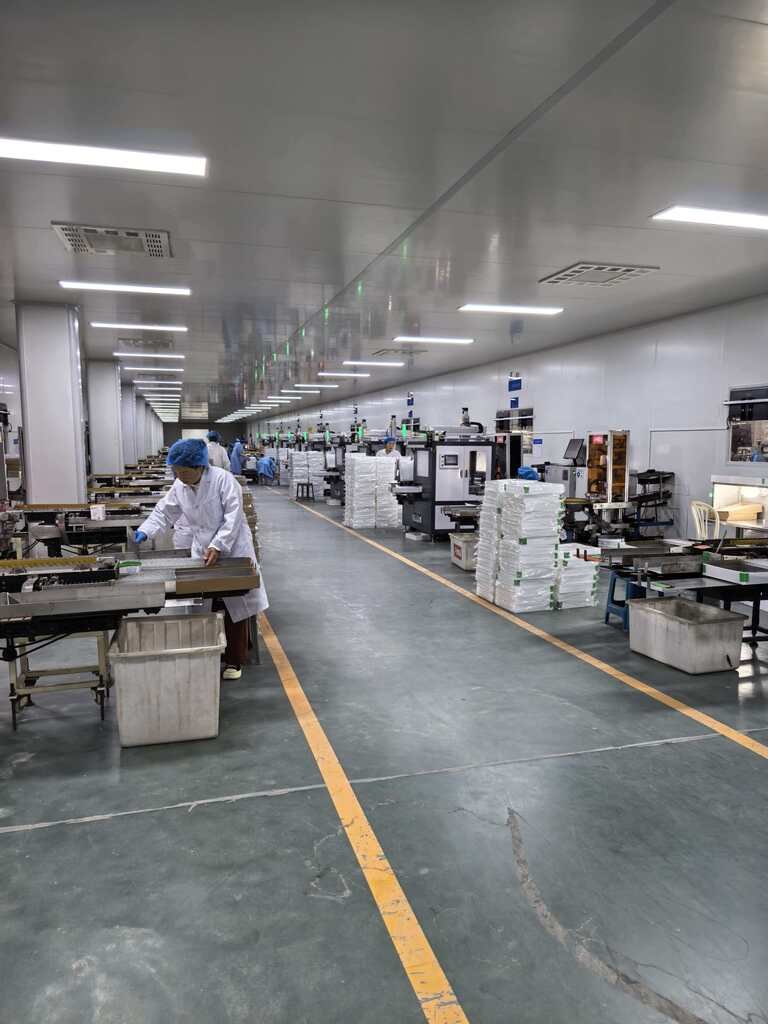 Jiahua cleanroom production facility for sterile pharmaceutical plastic packaging